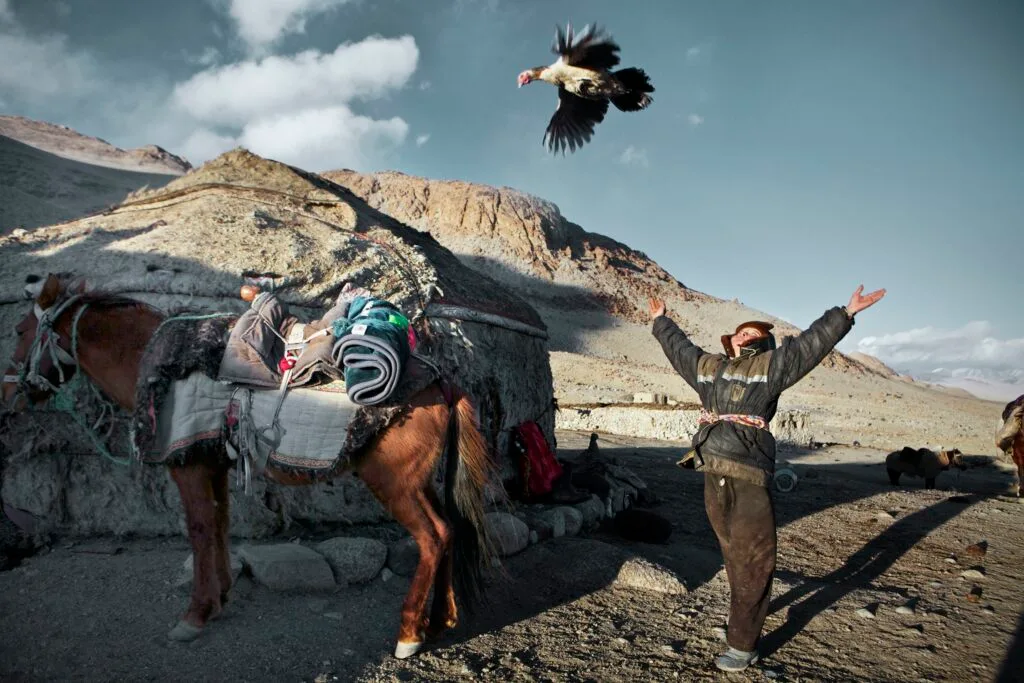 PRISONNIERS DE L'HIMALAYA